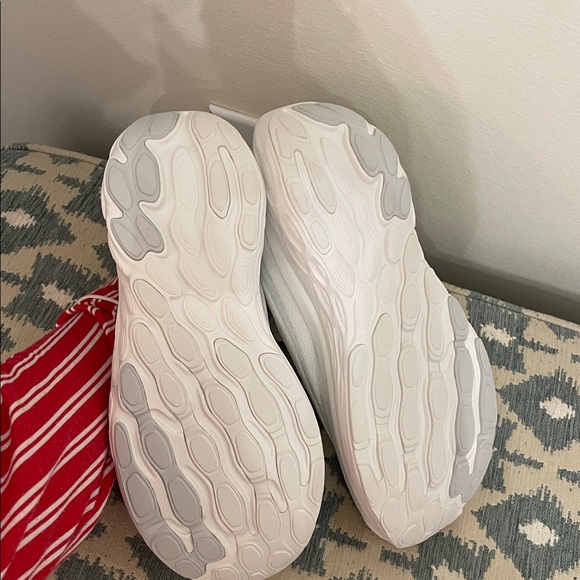 New Balance Women's Fresh Foam X 1080v13 Running Shoes - Picture 9 of 9